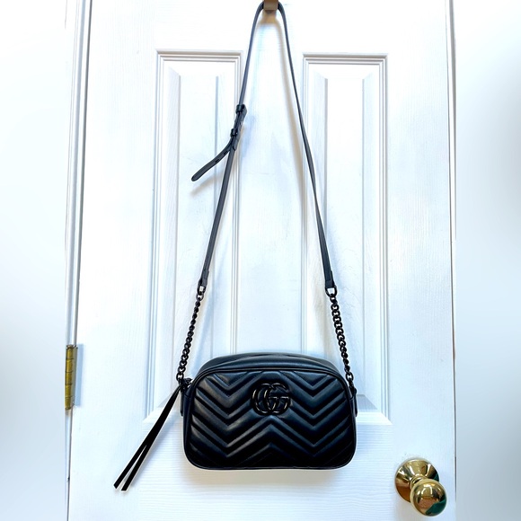 Gucci GG Marmont Small Shoulder Bag Black Monochrome Black Hardware PRISTINE - Picture 1 of 10